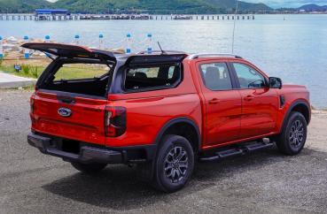 Hardtop mit elektrisch angesteuerten aufklappbaren Seitenscheiben + Heckscheibe, kabinenhoch, zweifarbig lackiert für Ford Ranger Doppelkabiner, Modell 2023